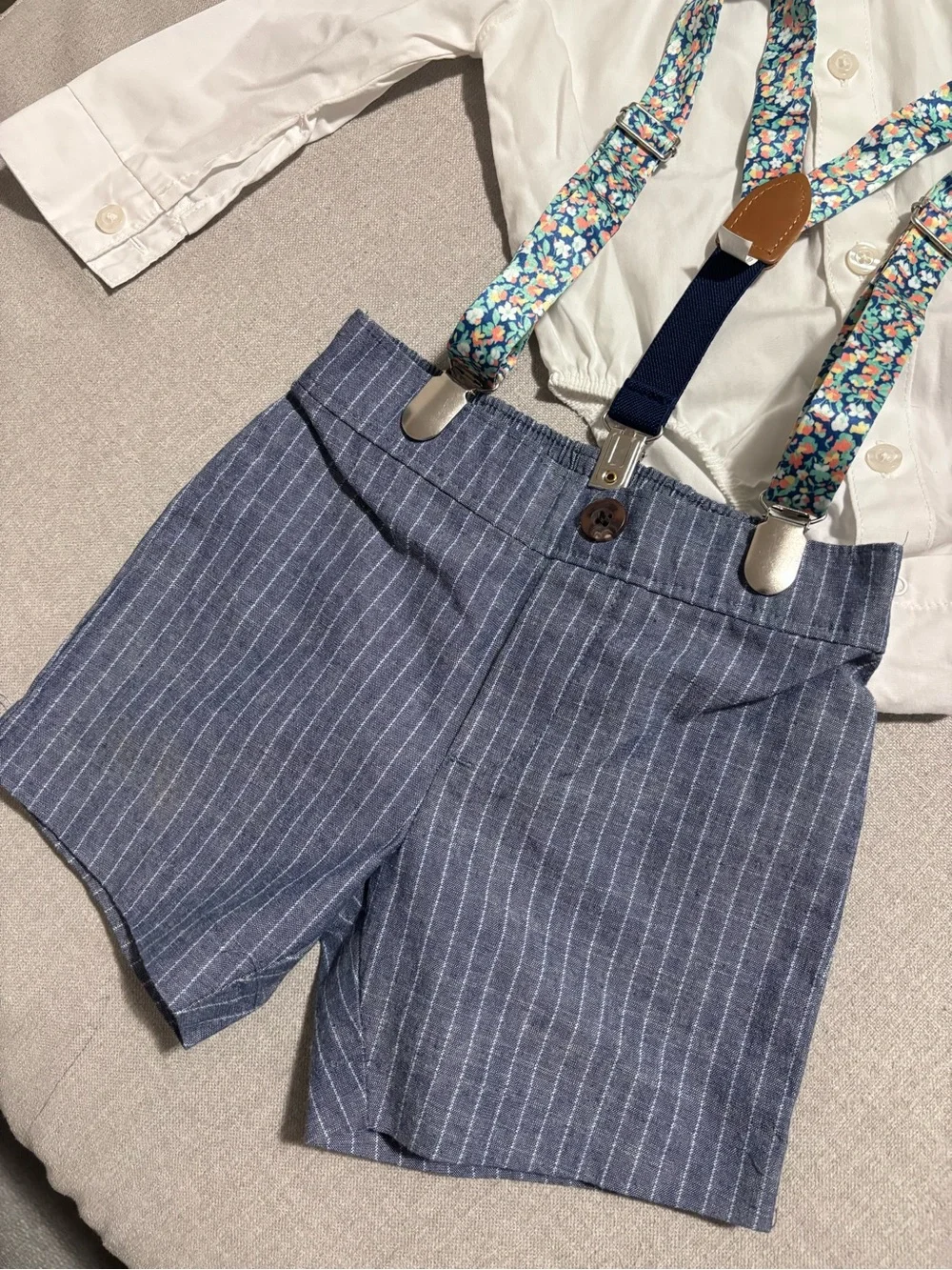 IZOD White Shirt with Blue Floral Bow Tie and Suspenders Set